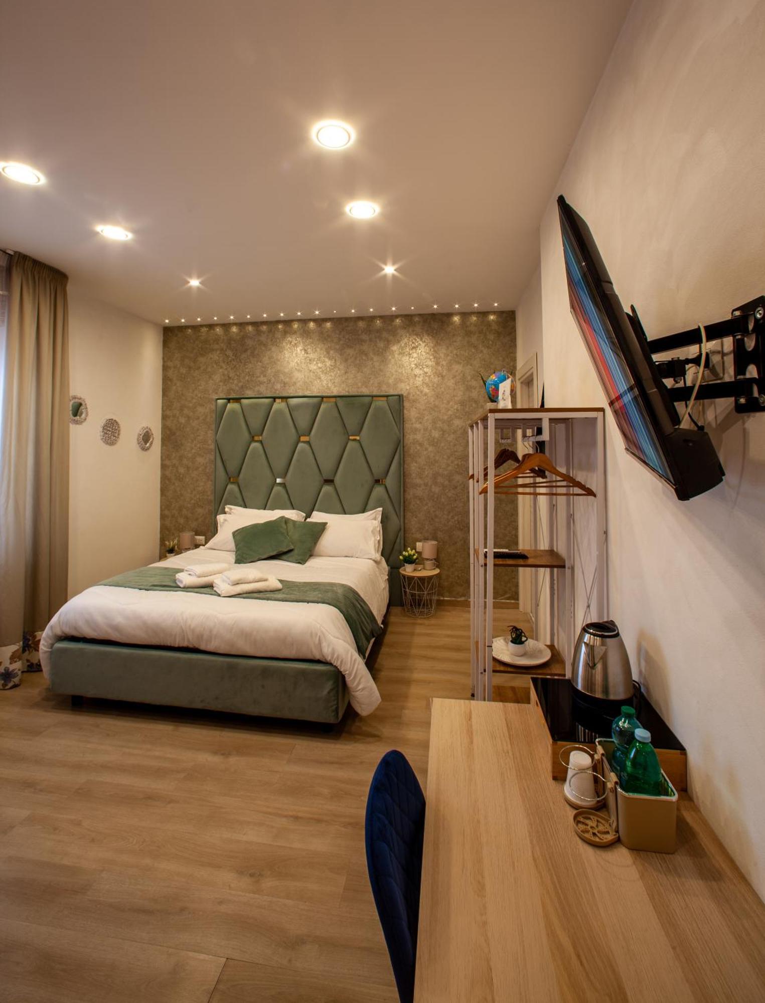 Hotel Easy Boarding Neapol Zewnętrze zdjęcie